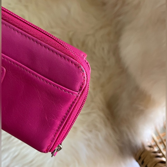 Rowallan of Scotland Sedona Raspberry Zippy Long Wallet , Soft Leather - Picture 12 of 16